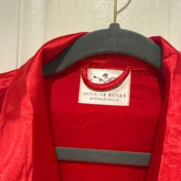 Dose of roses red robe - Picture 4 of 6